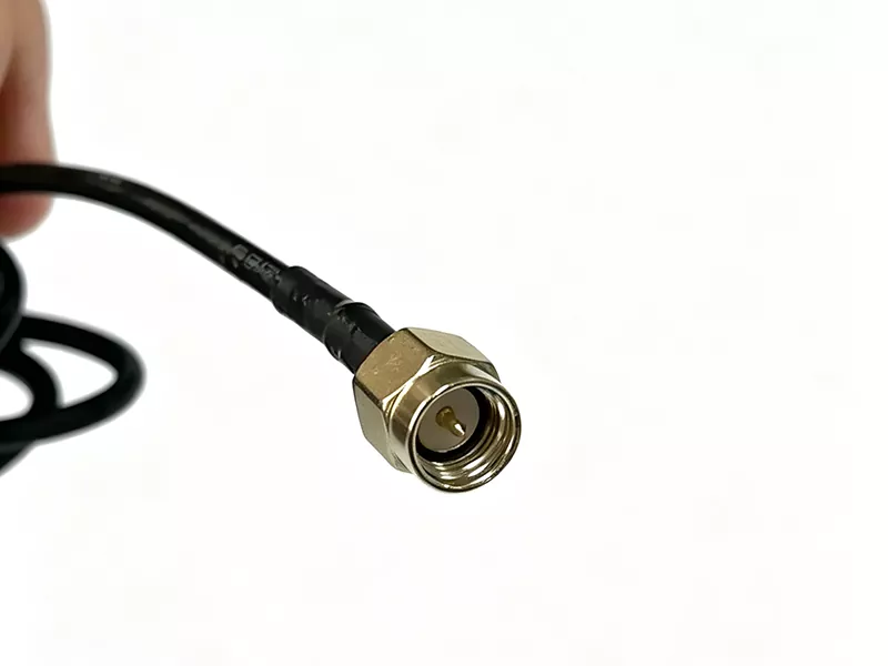 SMA male RF connector with oxidation-resistant plating for antenna cable assembly